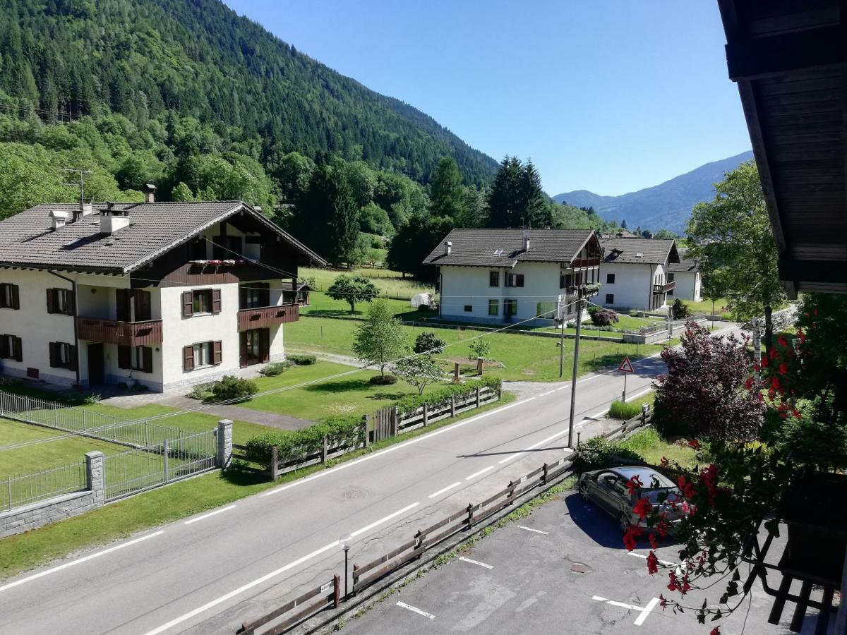 Ferienwohnung Attico Abbraccio Di Luce Spiazzo  Exterior foto